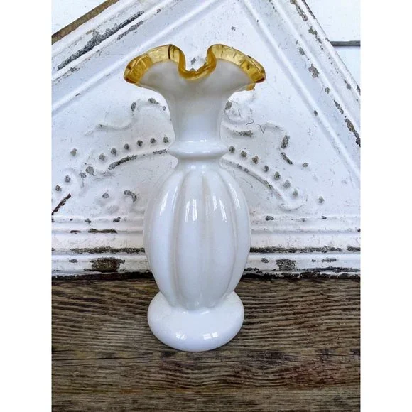 Vintage Fenton Melon Hold Crest Milk Glass Ruffle Crimped Vase - Picture 9 of 11